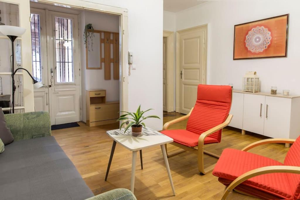 B333 Apartment - In The Heart Of The City Budapest Bagian luar foto